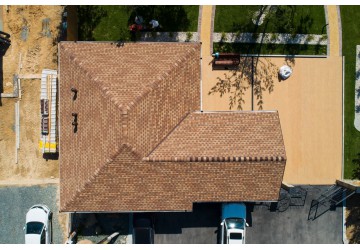 Фото дахів з бітумною черепицею Шинглас Джаз Терра